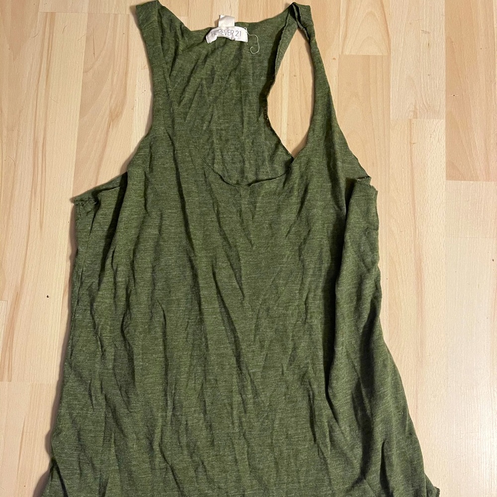 Lightweight basic tee